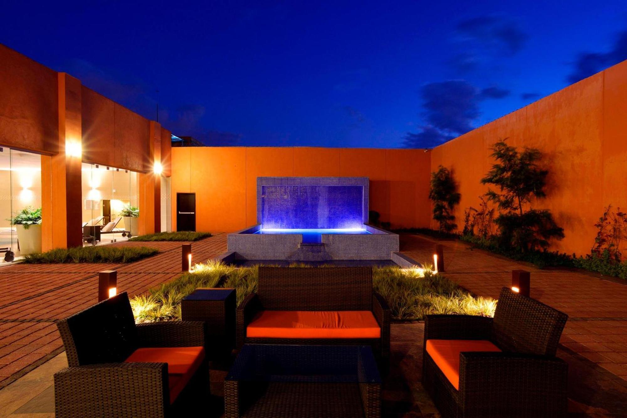 Courtyard Toluca Tollocan Eksteriør billede