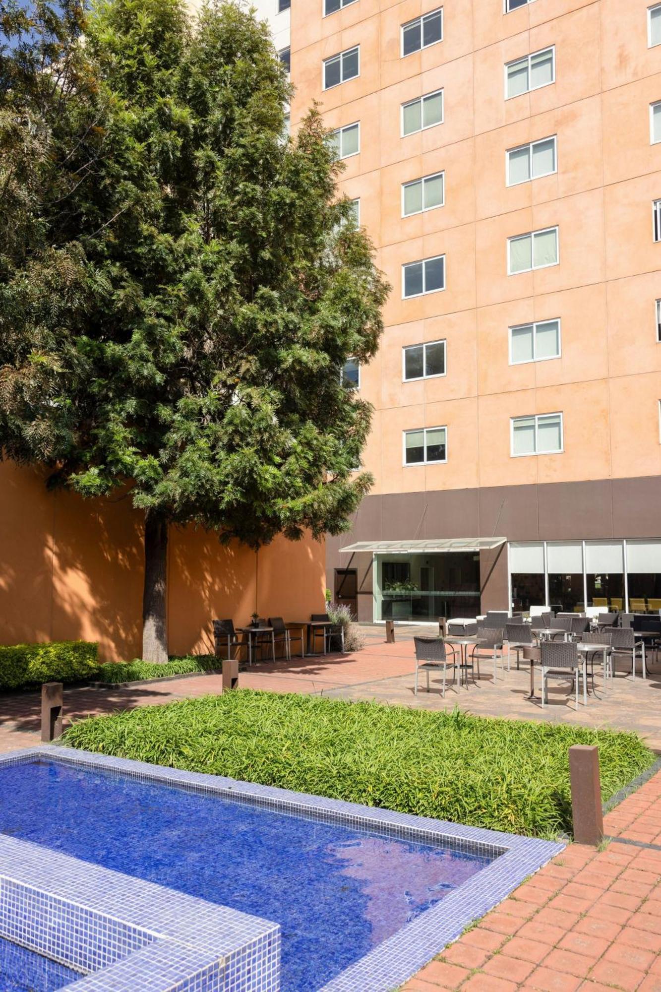 Courtyard Toluca Tollocan Eksteriør billede
